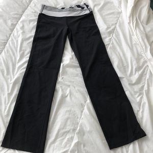 Lululemon size 6 straight leg yoga pants
